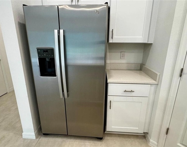 3037 Canary Avenue - Photo Thumbnail 5