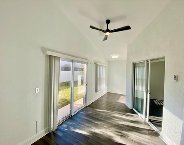10264 Oak Crest Road - Photo Thumbnail 11