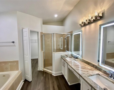 10264 Oak Crest Road - Photo Thumbnail 16