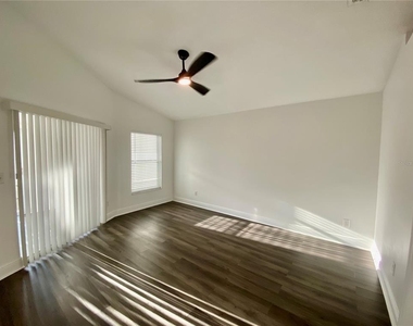 10264 Oak Crest Road - Photo Thumbnail 14