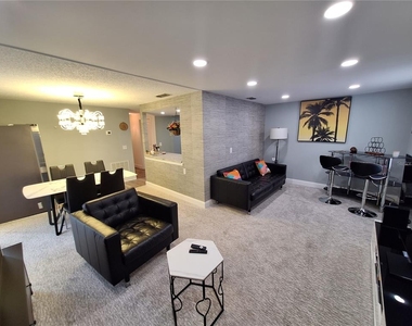 4022 Beaver Lane - Photo Thumbnail 4