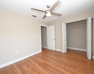 349 E Market Square - Photo Thumbnail 30