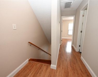 349 E Market Square - Photo Thumbnail 19