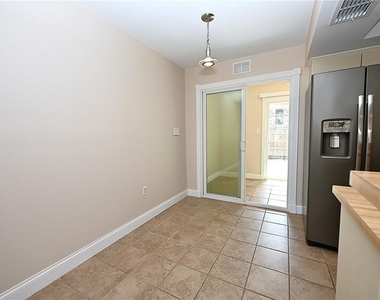 349 E Market Square - Photo Thumbnail 8