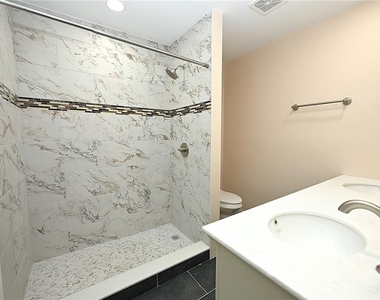 349 E Market Square - Photo Thumbnail 25