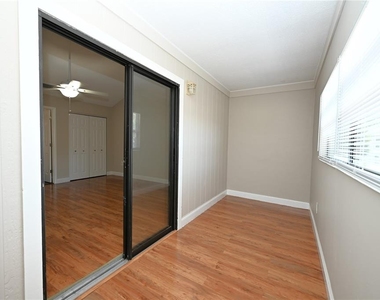 349 E Market Square - Photo Thumbnail 24