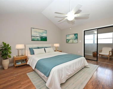 349 E Market Square - Photo Thumbnail 20
