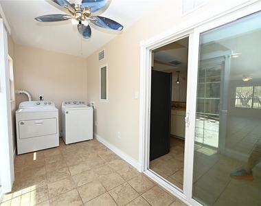 349 E Market Square - Photo Thumbnail 13