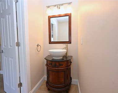 349 E Market Square - Photo Thumbnail 17