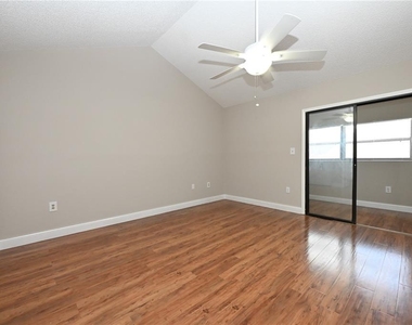 349 E Market Square - Photo Thumbnail 21