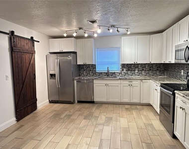 1241 N Lake Elbert Drive Ne - Photo Thumbnail 14