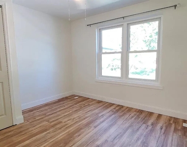 912 Lake Jessie Drive - Photo Thumbnail 9