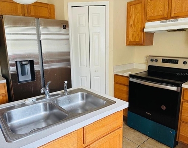 8158 Settlers Creek Circle - Photo Thumbnail 4