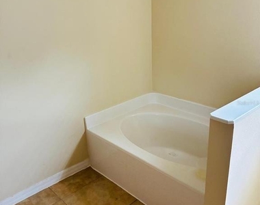 8158 Settlers Creek Circle - Photo Thumbnail 7