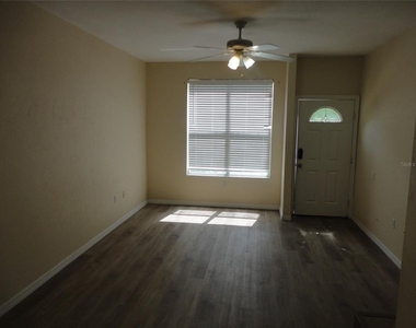 3584 Sw 30th Way - Photo Thumbnail 4