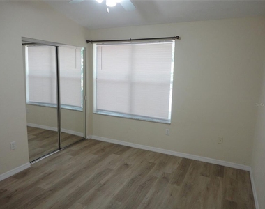 3584 Sw 30th Way - Photo Thumbnail 8