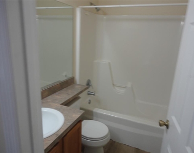3584 Sw 30th Way - Photo Thumbnail 11