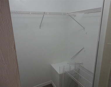 3584 Sw 30th Way - Photo Thumbnail 10