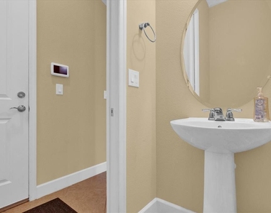 9219 Laureate Boulevard - Photo Thumbnail 8