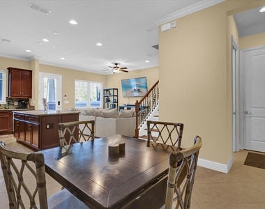 9219 Laureate Boulevard - Photo Thumbnail 6