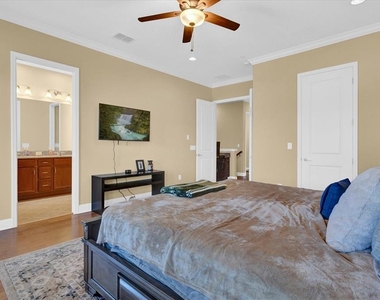 9219 Laureate Boulevard - Photo Thumbnail 12