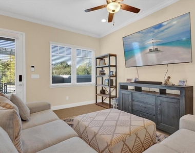 9219 Laureate Boulevard - Photo Thumbnail 3