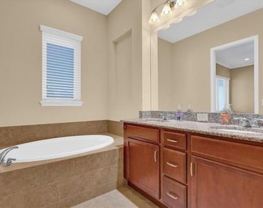 9219 Laureate Boulevard - Photo Thumbnail 13