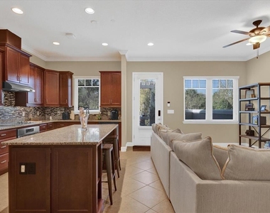 9219 Laureate Boulevard - Photo Thumbnail 4