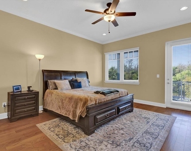 9219 Laureate Boulevard - Photo Thumbnail 11