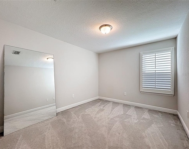 2501 Sky Stone Court - Photo Thumbnail 21