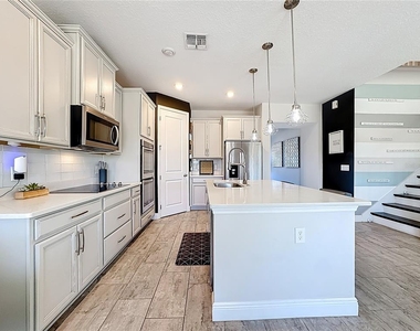 2501 Sky Stone Court - Photo Thumbnail 7