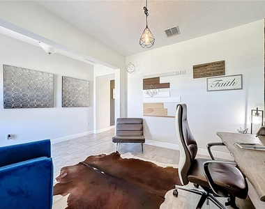 2501 Sky Stone Court - Photo Thumbnail 4