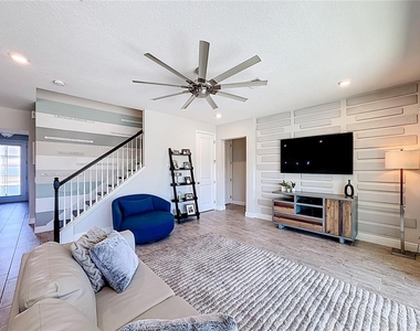 2501 Sky Stone Court - Photo Thumbnail 11