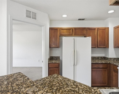 4600 E Moody Boulevard - Photo Thumbnail 10