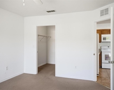 4600 E Moody Boulevard - Photo Thumbnail 22
