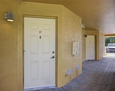 4600 E Moody Boulevard - Photo Thumbnail 3