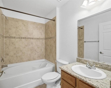 4600 E Moody Boulevard - Photo Thumbnail 34