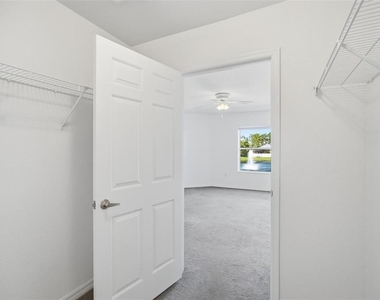 4600 E Moody Boulevard - Photo Thumbnail 26
