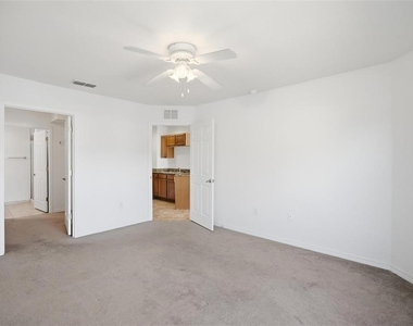 4600 E Moody Boulevard - Photo Thumbnail 23