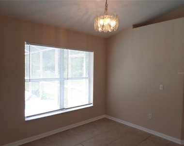 132 Berkshire Lane - Photo Thumbnail 11