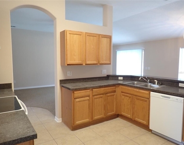 132 Berkshire Lane - Photo Thumbnail 3