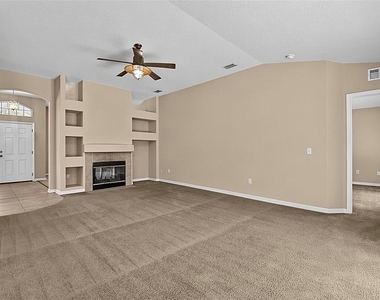 132 Berkshire Lane - Photo Thumbnail 16