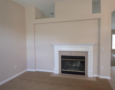 132 Berkshire Lane - Photo Thumbnail 8