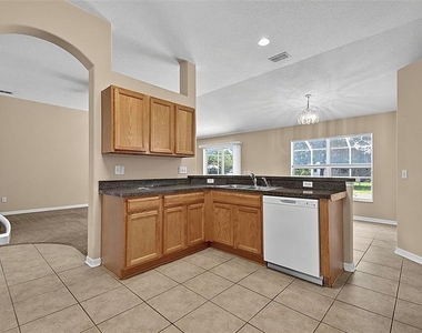 132 Berkshire Lane - Photo Thumbnail 34