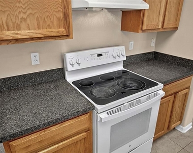 132 Berkshire Lane - Photo Thumbnail 39