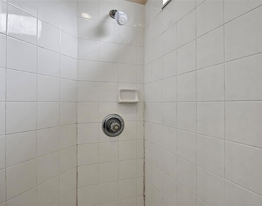 132 Berkshire Lane - Photo Thumbnail 24