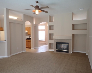 132 Berkshire Lane - Photo Thumbnail 5