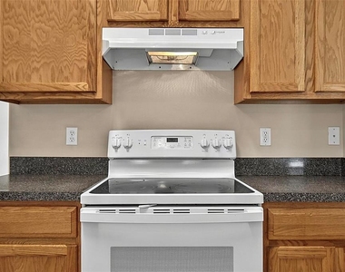 132 Berkshire Lane - Photo Thumbnail 37