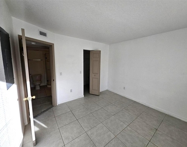 25050 Sandhill Boulevard - Photo Thumbnail 19