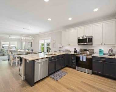 1623 8th Avenue W - Photo Thumbnail 1
